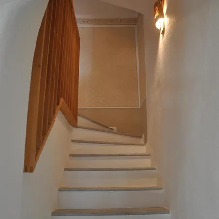 Hisa Manira * Ajdovscina