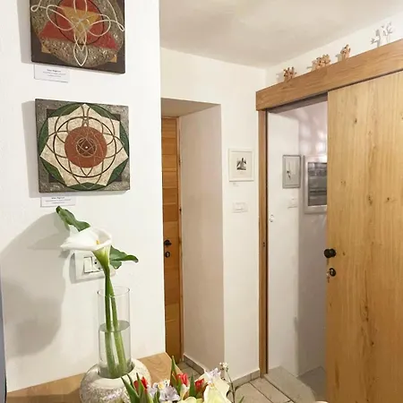 Hisa Manira * Ajdovscina