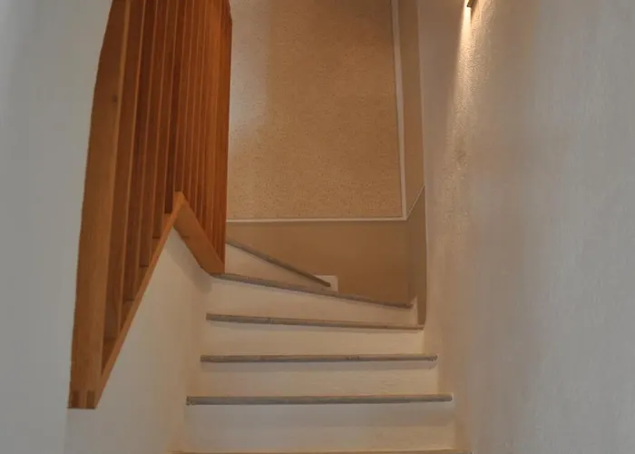 Hisa Manira * Ajdovščina